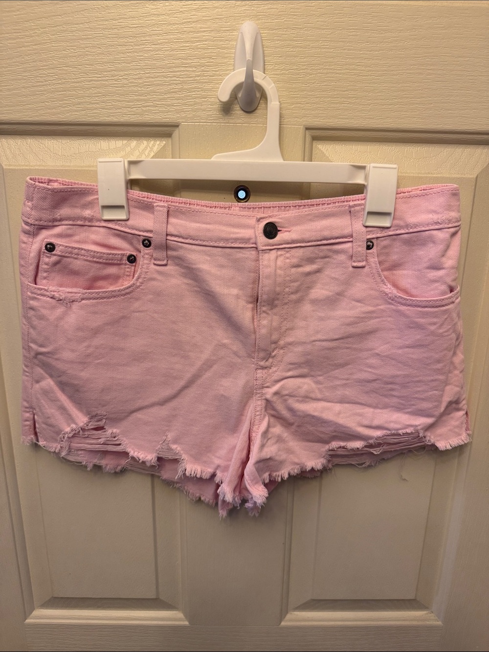 Aerie Pink Distressed Women’s Denim Shorts